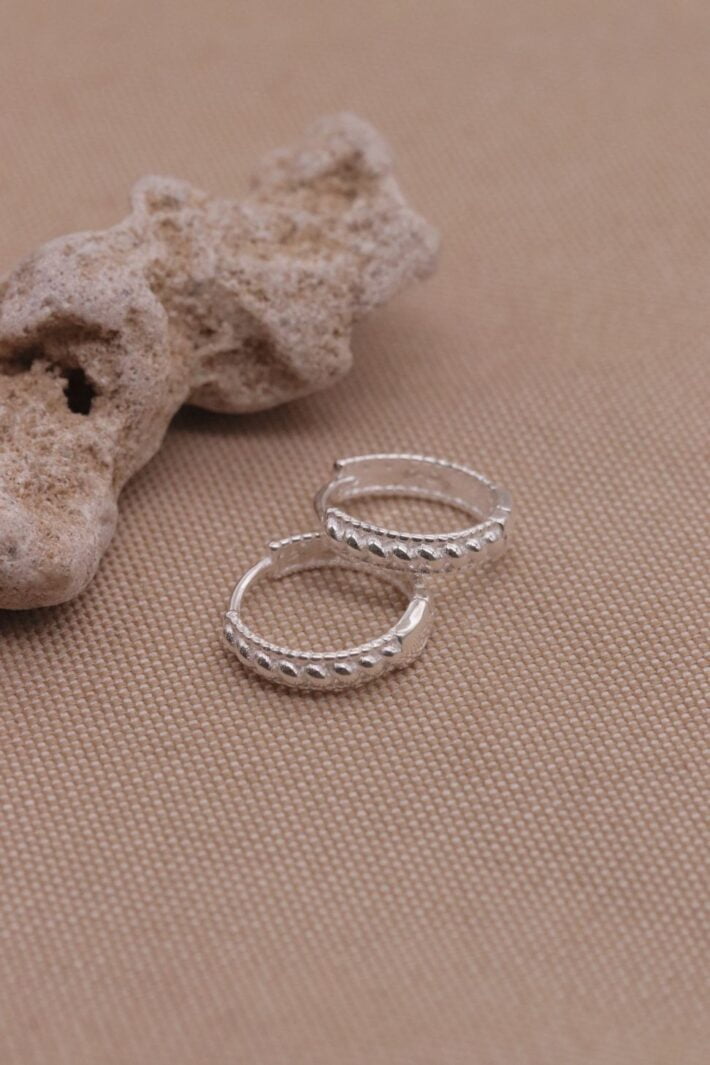 עגילי חישוק קטנים מעוטרים מכסף 925 (2)