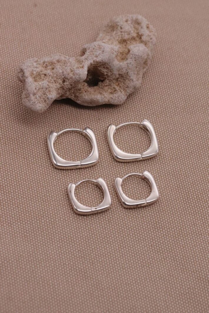 עגילי חישוק קטנים מרובעים מכסף 925