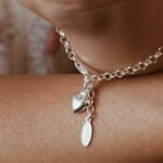 צמיד לולאות עם נוכחות בשילוב תליון לב נפוח מכסף 925. מושלם כצמיד חברות או מתנה לבת הזוג ליום האהבה (2)