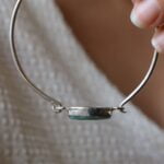 צמיד קשיח דק עם אבן חן לרימר תכלת מכסף 925 (2)