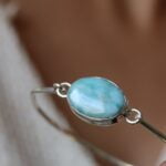 צמיד קשיח דק עם אבן חן לרימר תכלת מכסף 925 (4)