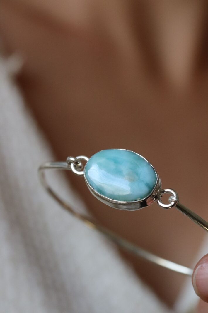 צמיד קשיח דק עם אבן חן לרימר תכלת מכסף 925 (4)