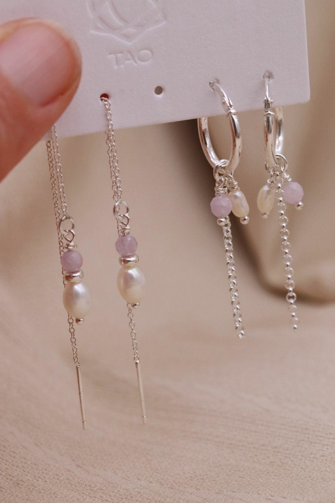 סט עגילי קונזייט סגולות בשילוב פנינים טבעיות לבנות מכסף 925 (2)