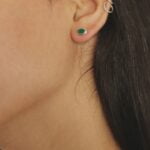 עגילי אבני חן מרלד ירוקות צמודים לאוזן מכסף 925