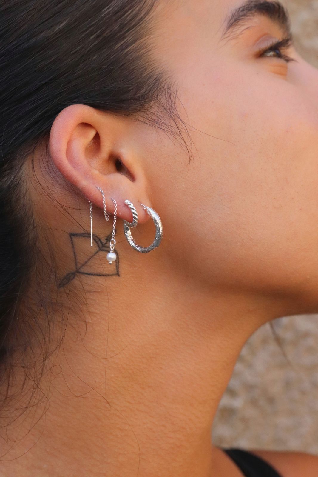 עגילי חישוק מרוקעים מכסף 925