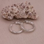 עגילי חישוק מרוקעים מכסף 925