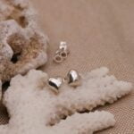 עגילי לב נפוחים צמודים לאוזן מכסף 925 או ציפוי זהב