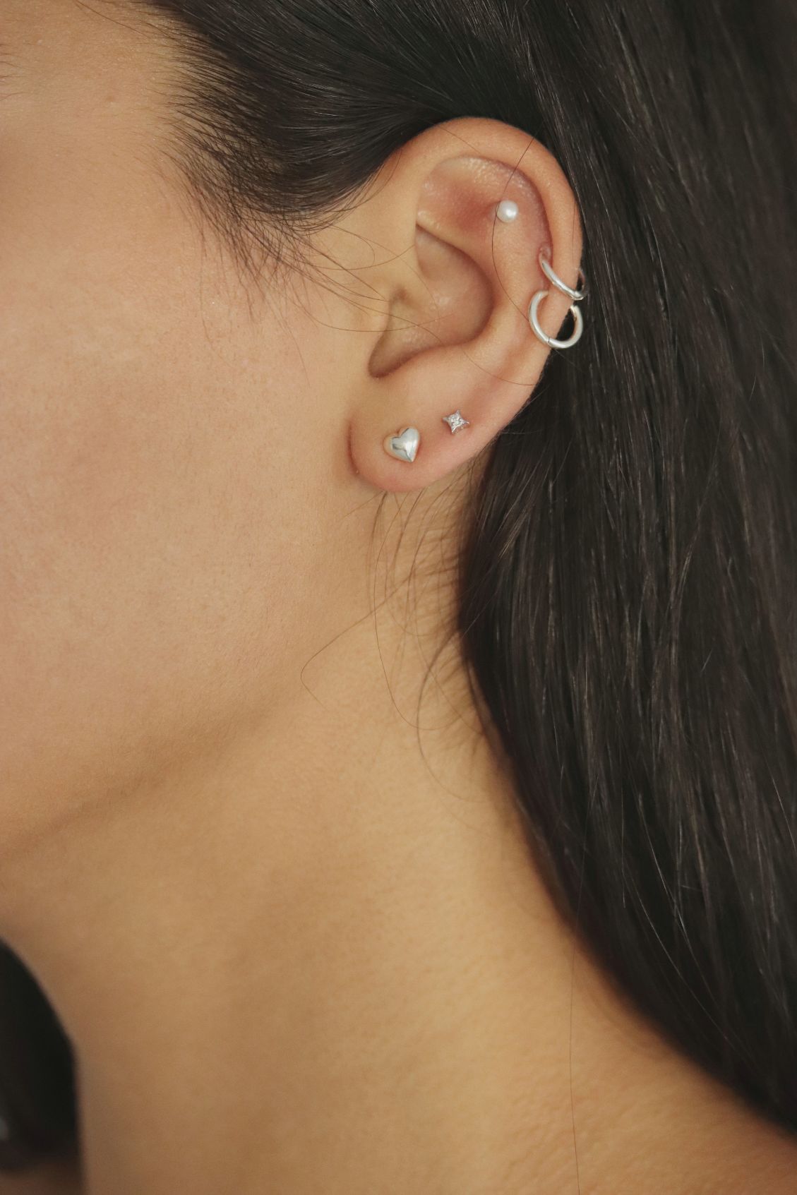 עגילי לב נפוחים צמודים לאוזן מכסף 925 או ציפוי זהב (2)