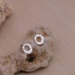 עגילים חלולים מרוקעים צמודים לאוזן מכסף 925 (1)