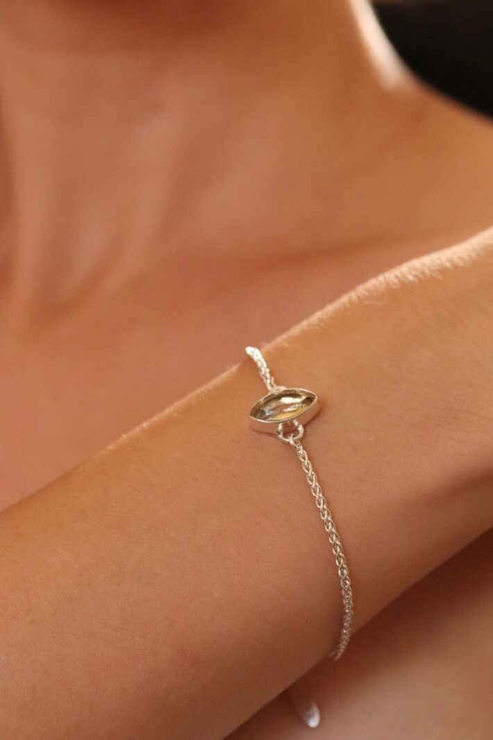 צמיד חבל עדין בשילוב אבן סיטרין צהובה מכסף 925