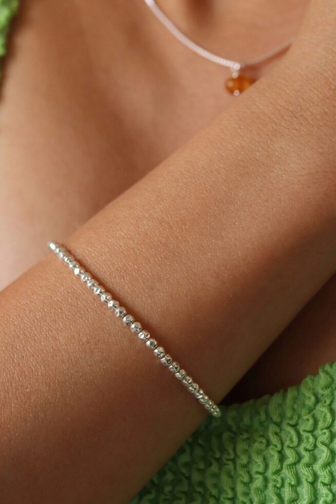 צמיד כסף מיוחד בשילוב חרוזי כסף קטנים מרוקעים מכסף 925 (2)