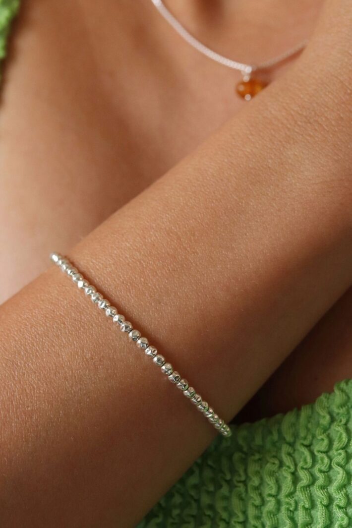 צמיד כסף מיוחד בשילוב חרוזי כסף קטנים מרוקעים מכסף 925 (2)