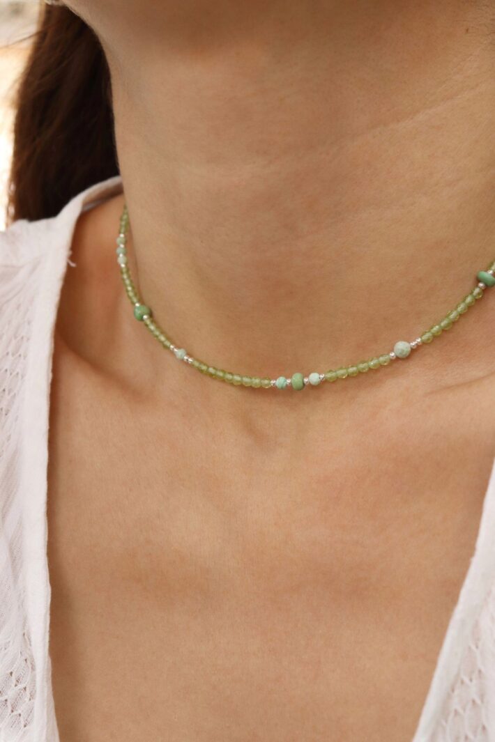 שרשרת אבני חן צמודה לצוואר עם אבני חן ירוקות פרידוט קריסופראס וטורקיז מכסף 925 או גולדפילד (1)