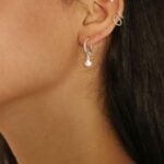 עגילי חישוק קטנים מכסף בשילוב צדפים קטנים מכסף 925 (2)