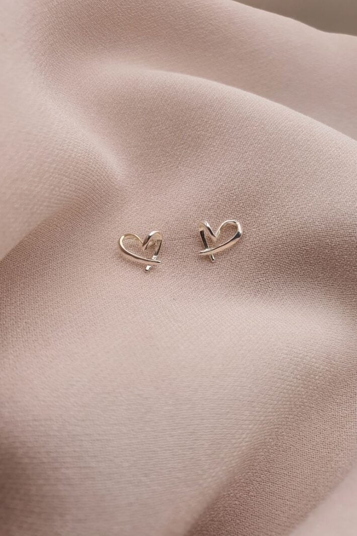 עגילי לב חלולים צמודים לאוזן מכסף 925 או ציפוי זהב
