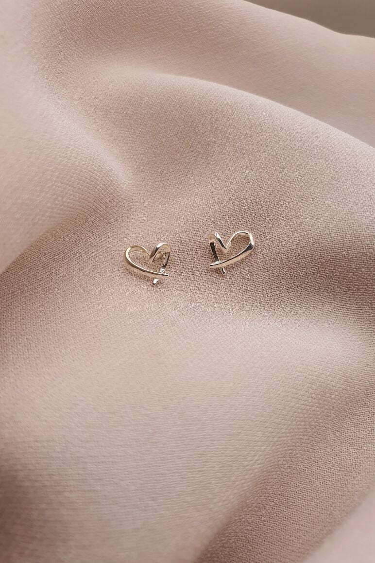 עגילי לב חלולים צמודים לאוזן מכסף 925 או ציפוי זהב