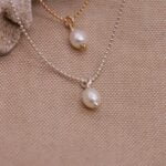 שרשרת דיסקית עדינה בשילוב פנינה לבנה אמיתית בצורת טיפה מכסף 925 או גולדפילד (2)