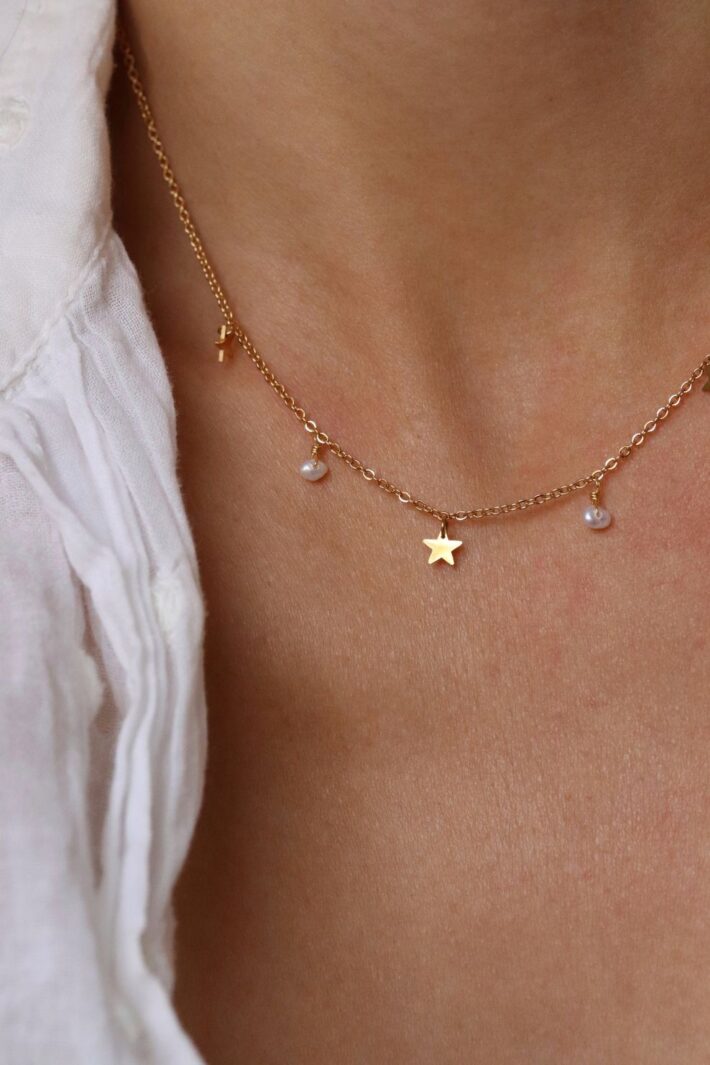 שרשרת זהב עם פנינים וכוכבים