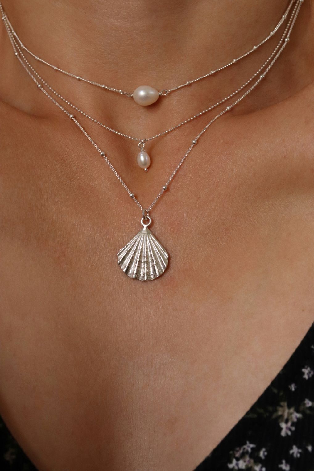 שרשרת צדף מכסף ביחד עם שרשראות פנינים מכסף אמיתי 925