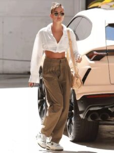 ‏‏היילי ביבר 4