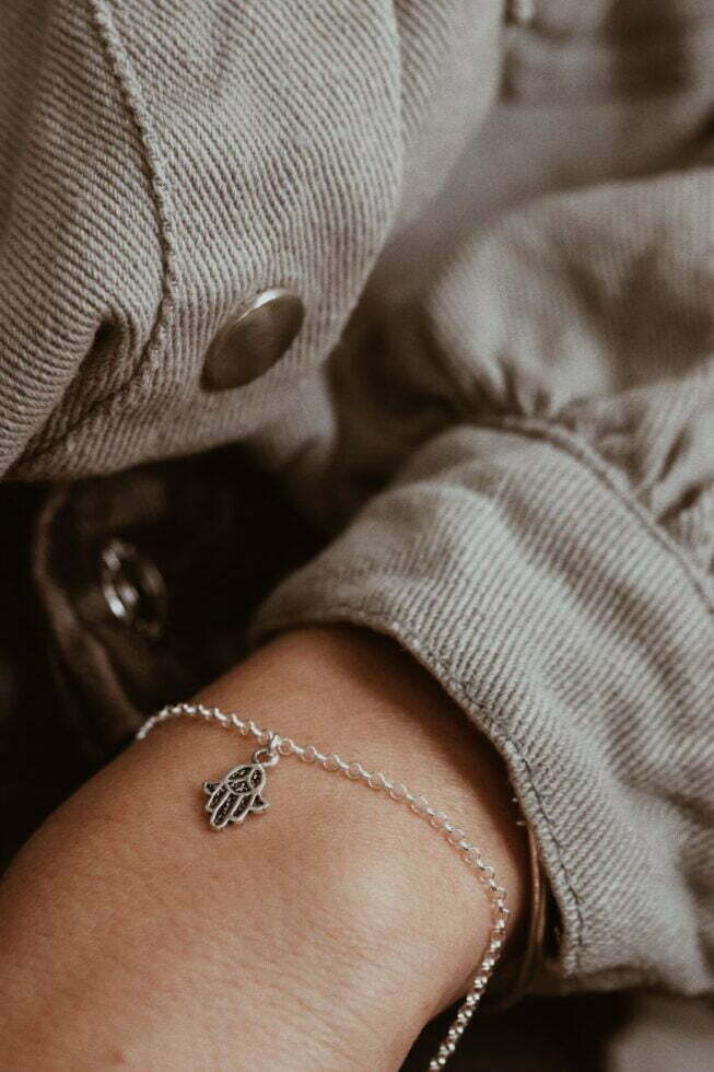 צמיד חמסה עדין ויפה לנשים מכסף 925