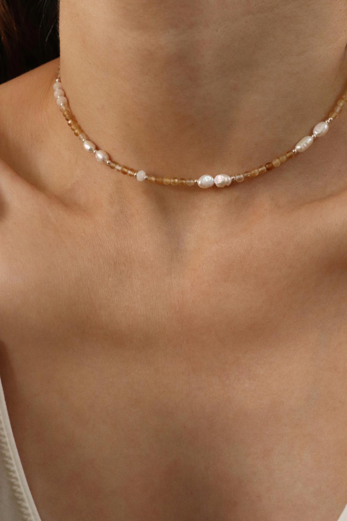 שרשרת אבני טופז צהוב ופנינים טבעיות צמודה לצוואר מכסף 925 (4)