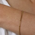 צמיד זהב עדין בדוגמא קלאסית