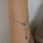 צמיד נשים דק ועדין בשילוב פנינה לבנה אמיתית עמיד במים (1)