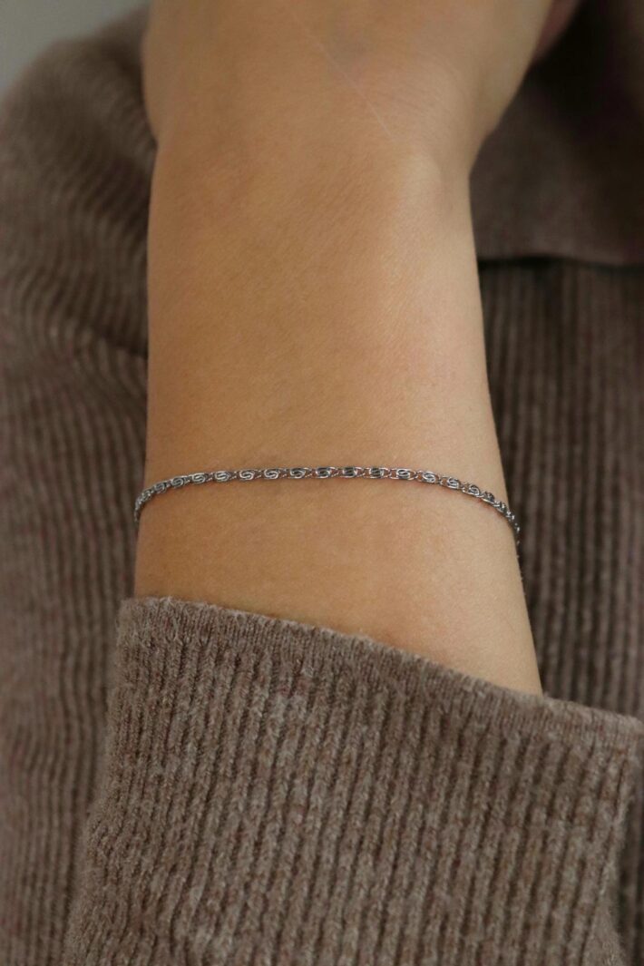 צמיד נשים דק ועדין בשילוב פנינה לבנה אמיתית עמיד במים (2)