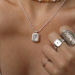 שרשרת חבל בשילוב תליון מלבני עם אבן לבנה צדף אם הפנינה מכסף 925 (1)