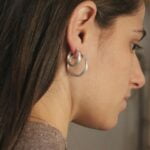 עגילי חישוק מכסף 925 בדוגמא מלופפת ובגימור מט (2)