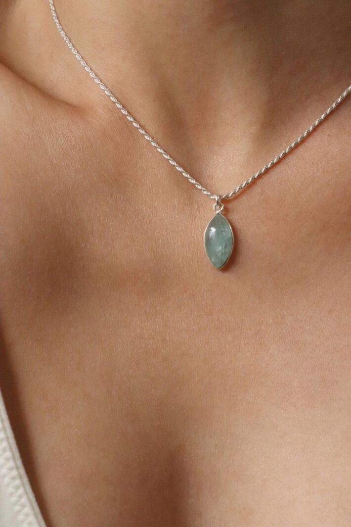 שרשרת כסף עם אבן אקווה מרין תכלת בצורת מרקיזה כסף 925 (2)