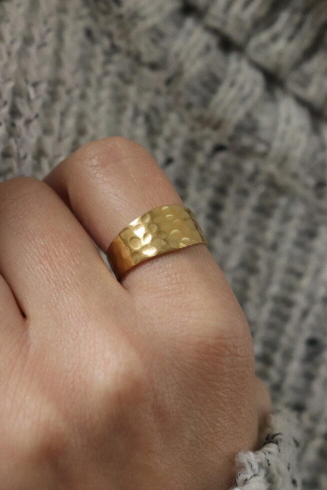 טבעת זהב מרוקעת פתוחה (1)