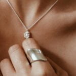 טבעת כסף עבה לאישה. טבעות כסף עם נוכחות. טבות מיוחדות לנשים (2)