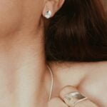 עגילי אליפסה מיוחדים צמודים לאוזן מכסף 925. עגילים תקניים לצבא. עגילים לחיילות (1)